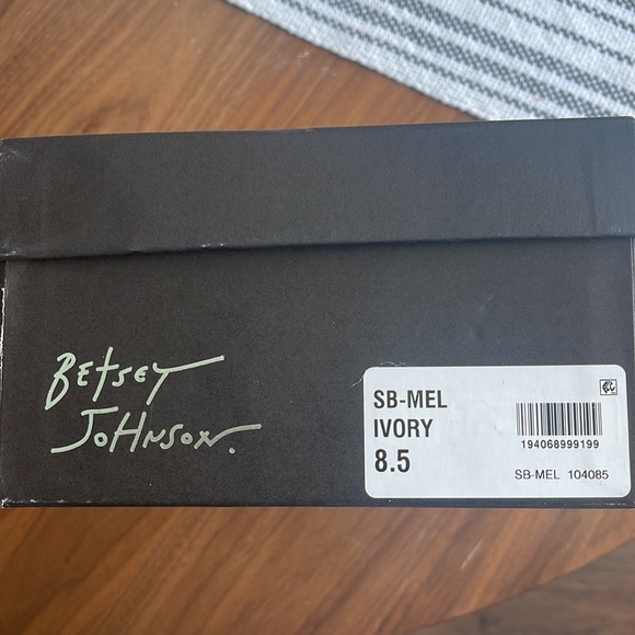 Brand new, never worn Betsy Johnson block heel with tiny jewels - Picture 2 of 4